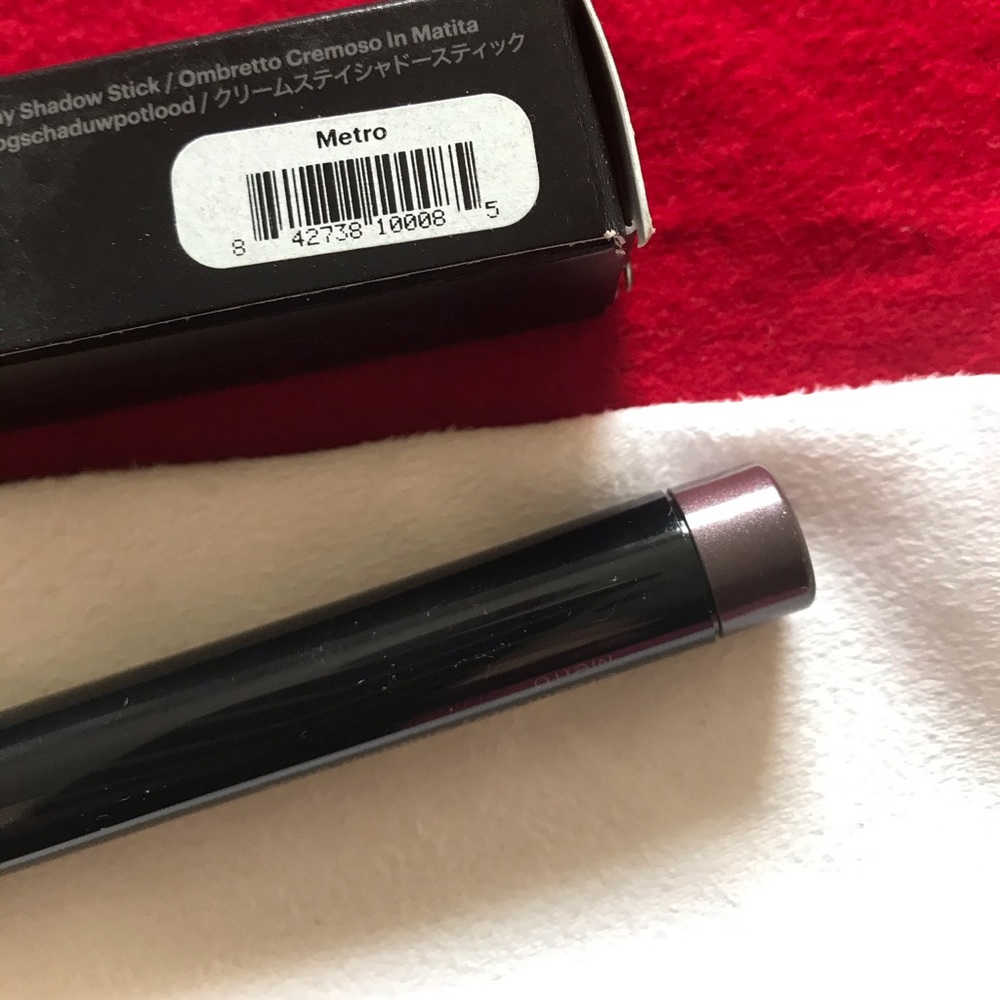 New GLO Skin Beauty CREAM STAY SHADOW STICK Metro - Picture 11 of 11